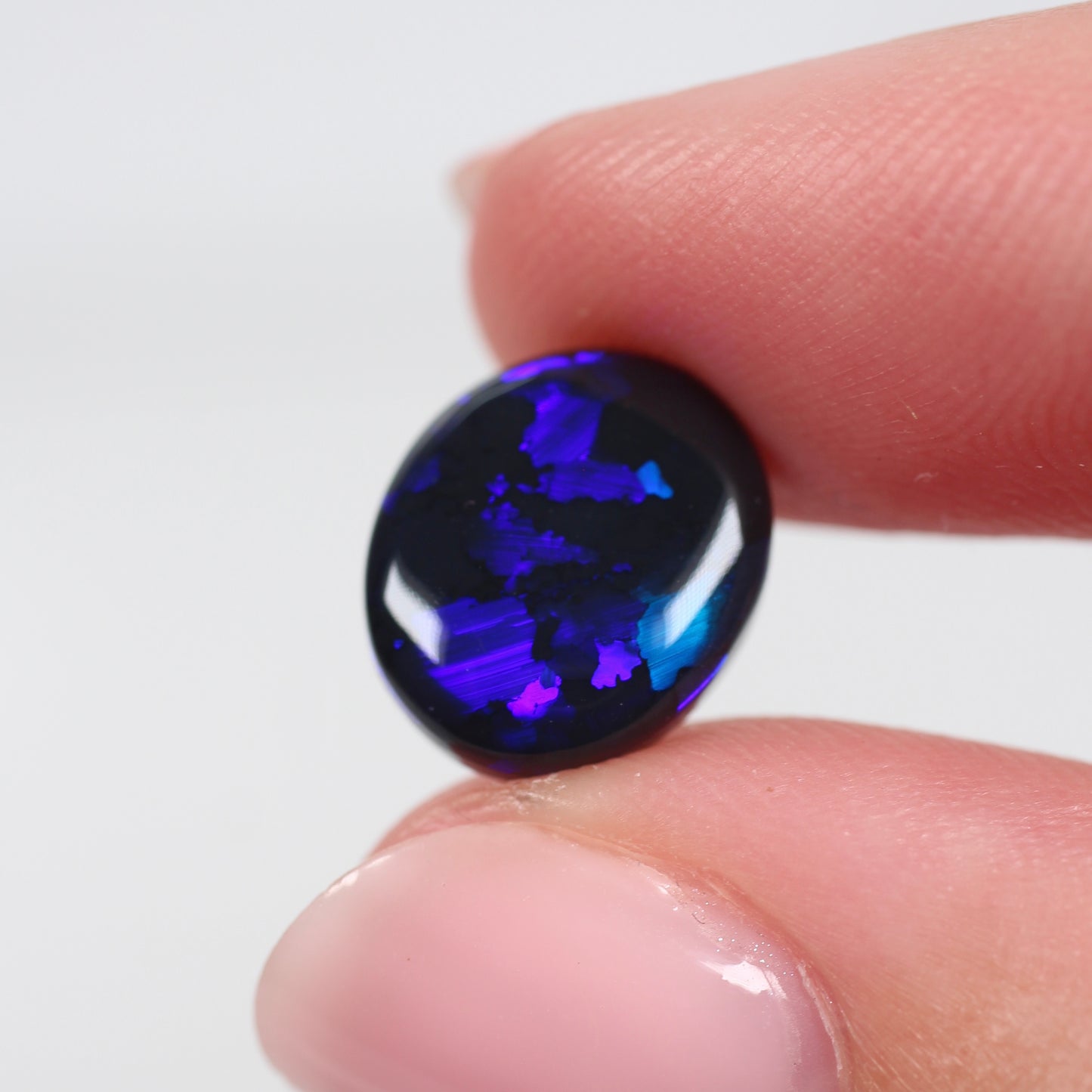 3.08cts (11.9x10.1x3.7mm) Black Opal
