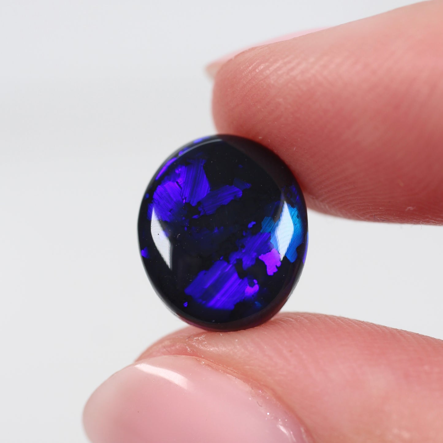 3.08cts (11.9x10.1x3.7mm) Black Opal