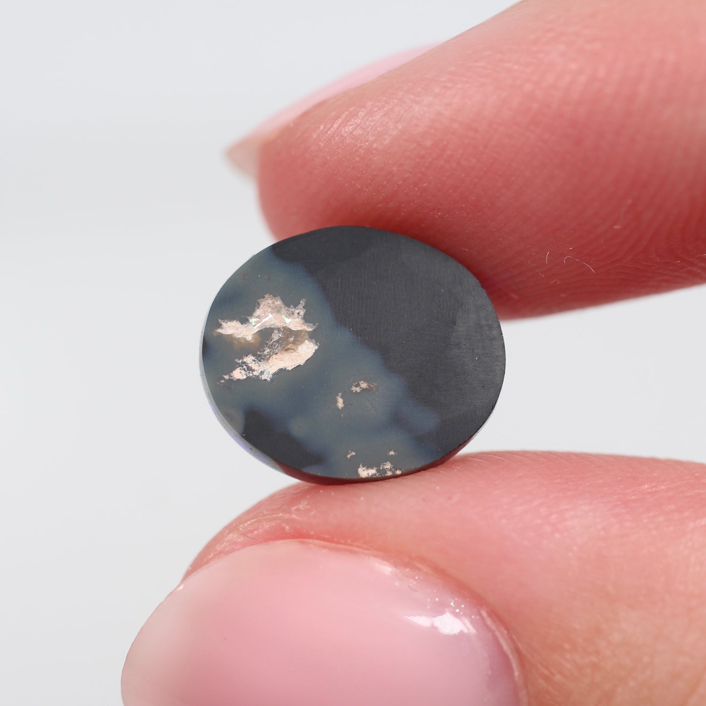 3.08cts (11.9x10.1x3.7mm) Black Opal