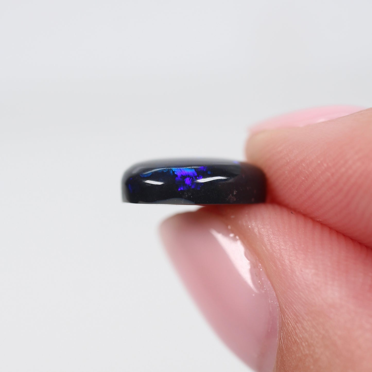 3.08cts (11.9x10.1x3.7mm) Black Opal