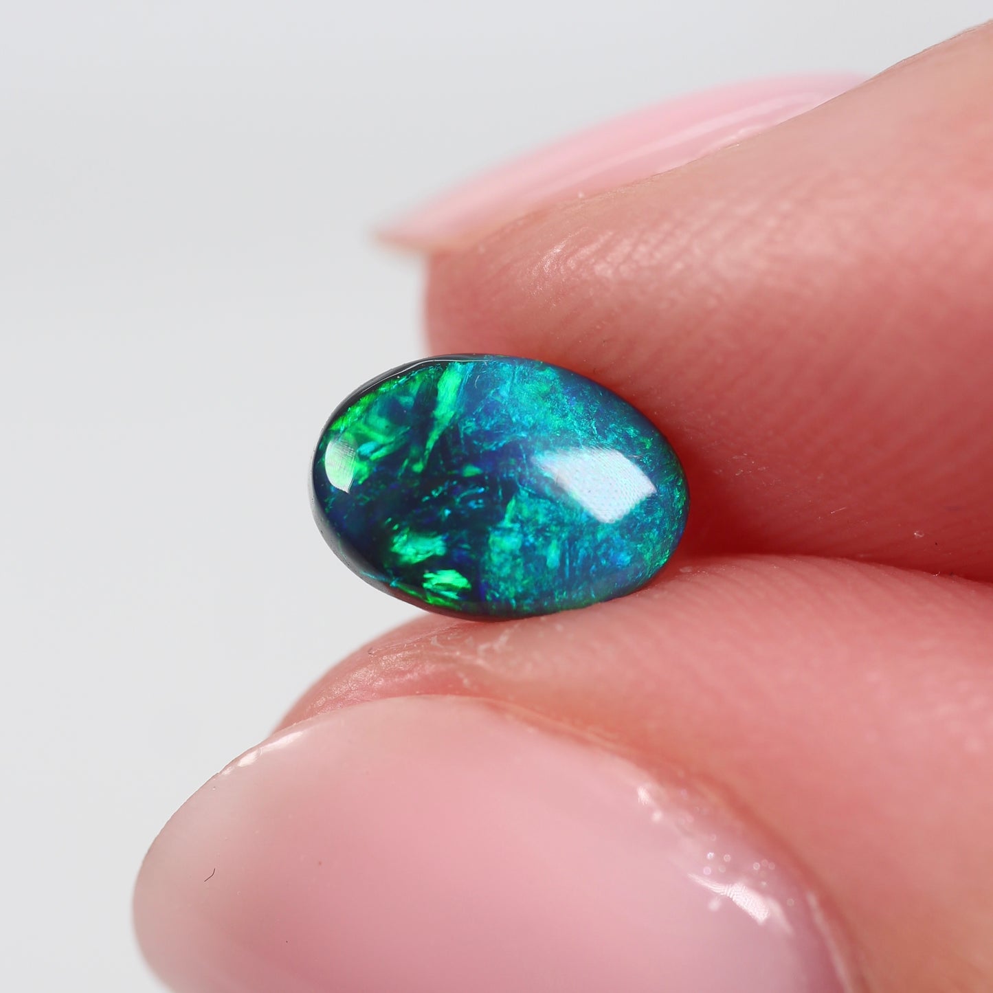 0.69cts (7.8x5.5x2.3mm) Black Opal