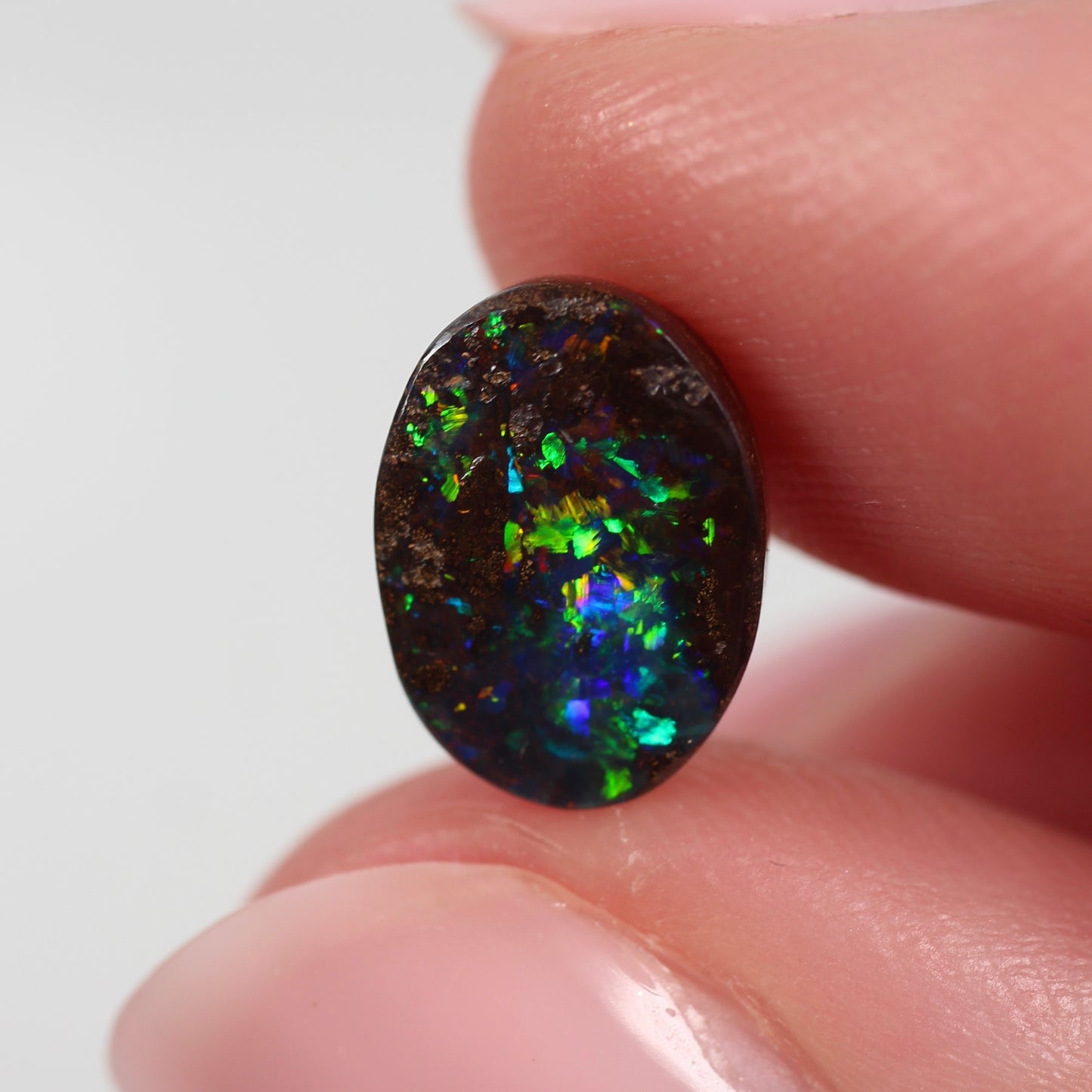 2.3ct (10.2x7.5x2.7mm) Boulder Opal