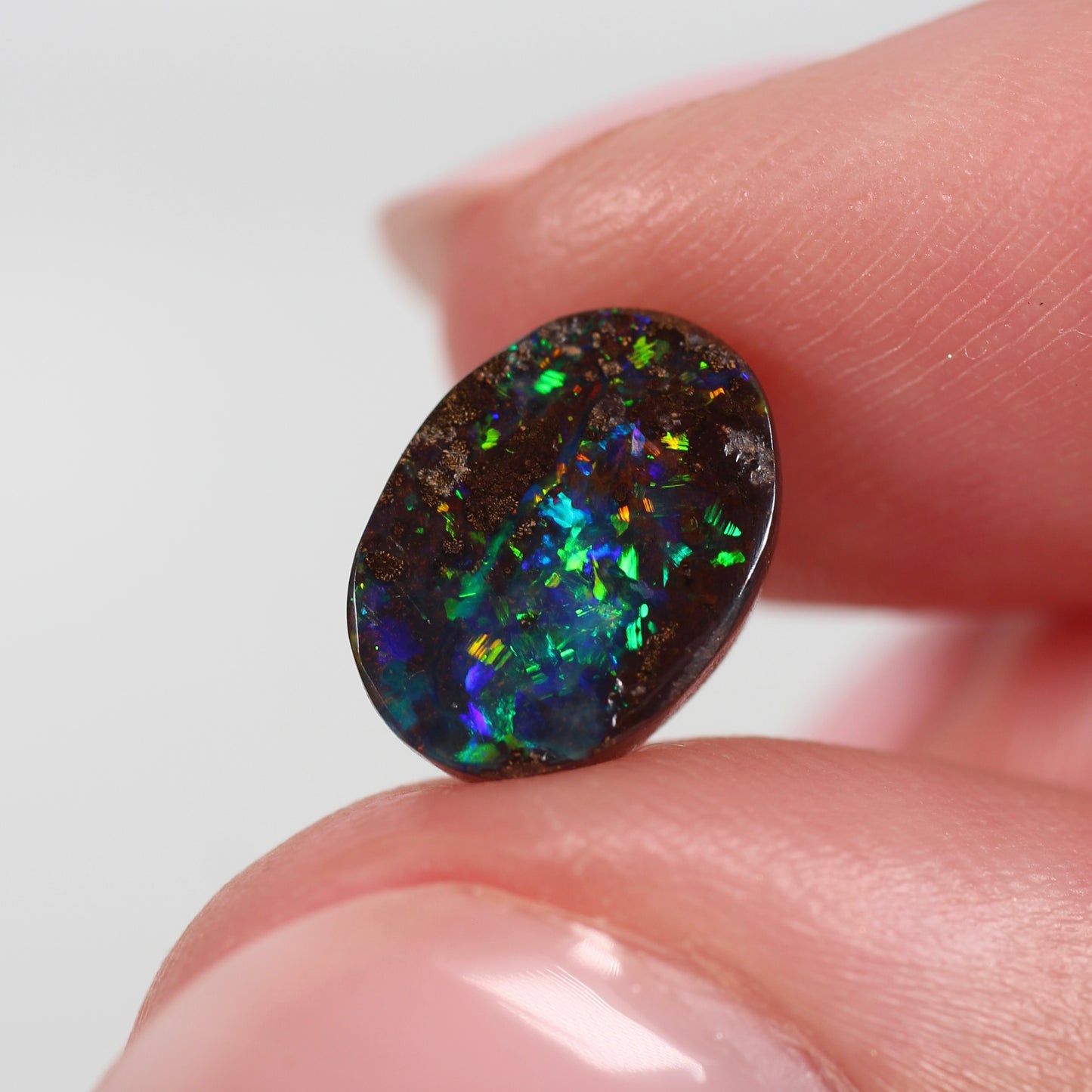 2.3ct (10.2x7.5x2.7mm) Boulder Opal
