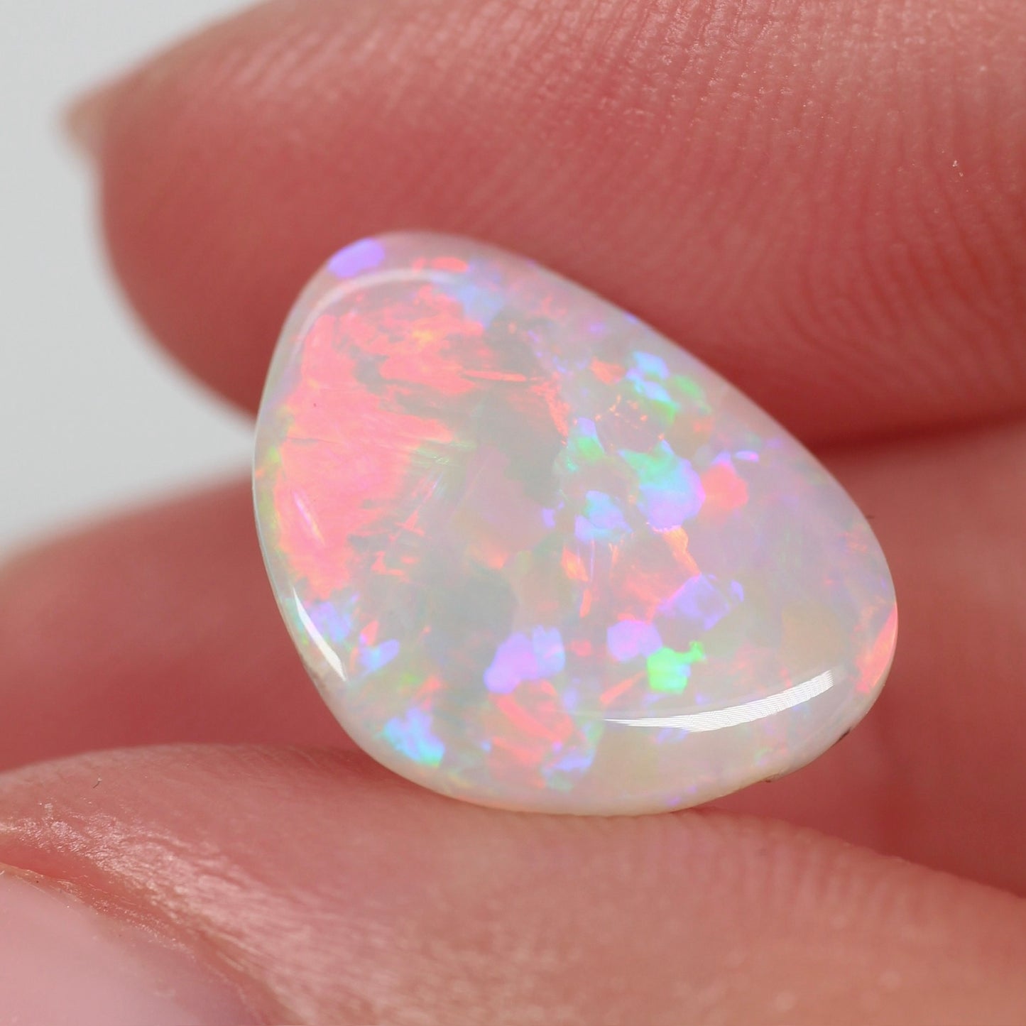 3.60ct (15.1 x 11.5 x 3.5mm) White Opal