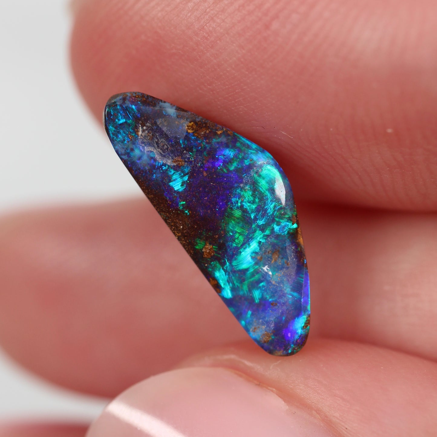 2.55ct (16.2 x 6.4 x 3.3mm) Boulder Opal