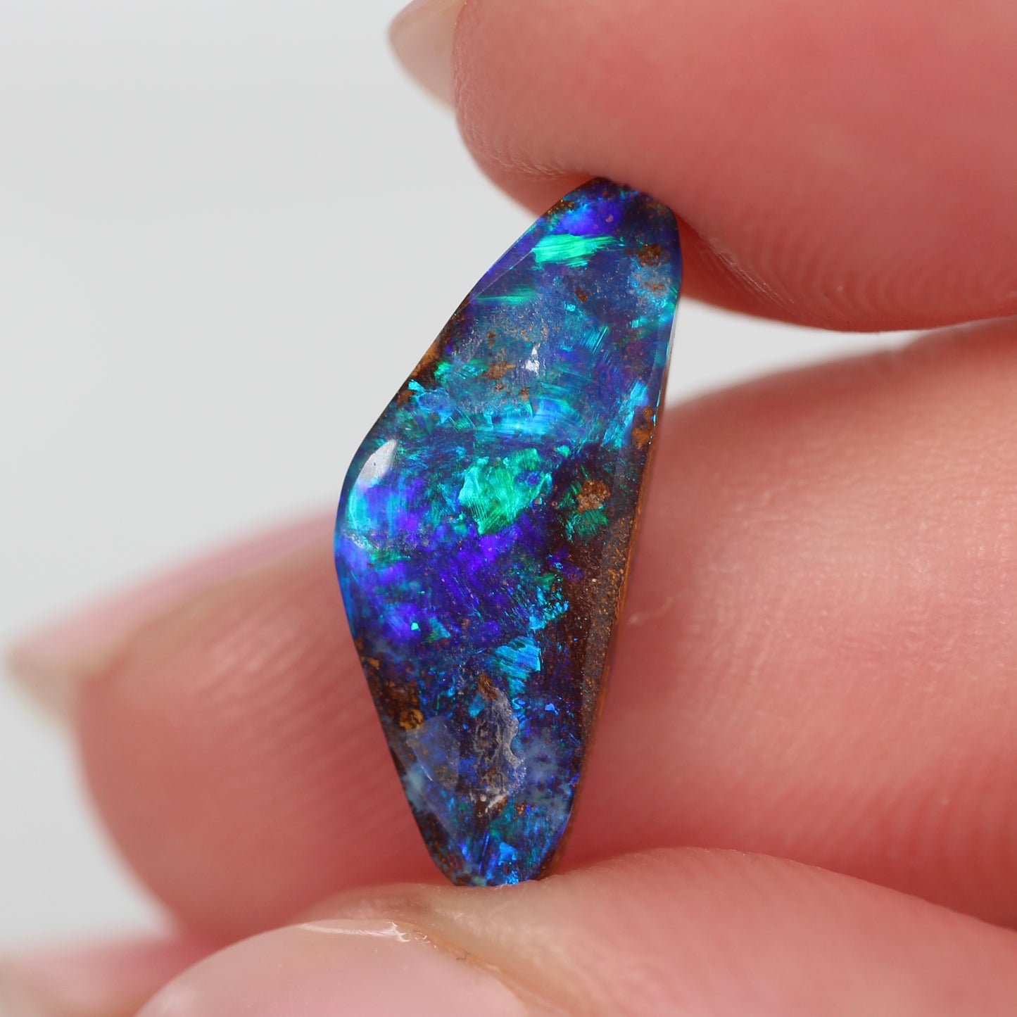 2.55ct (16.2 x 6.4 x 3.3mm) Boulder Opal