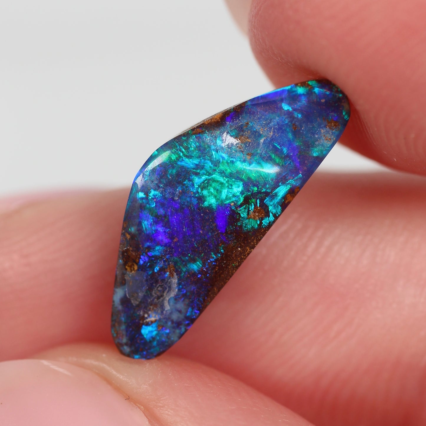 2.55ct (16.2 x 6.4 x 3.3mm) Boulder Opal