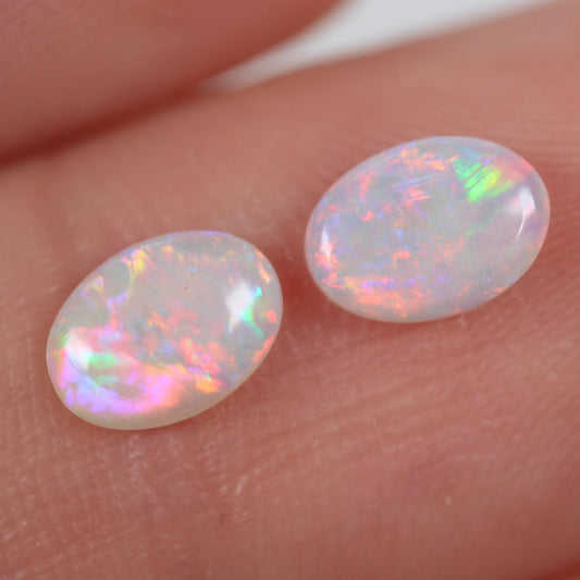 0.86ct (7x5x2mm) White Opal Pair