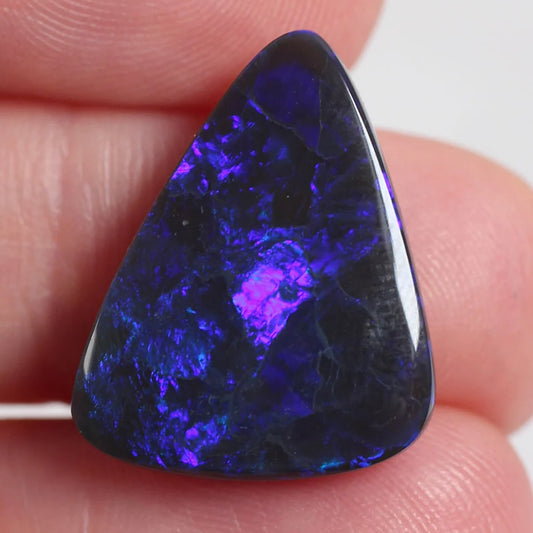 9ct (19.7x16.2x4.5mm) Black Opal