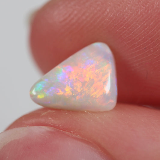 0.85ct (9x6.2x2.7mm) White Opal