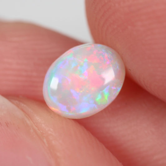 0.60ct (7.2x5.6x2.3mm) White Opal