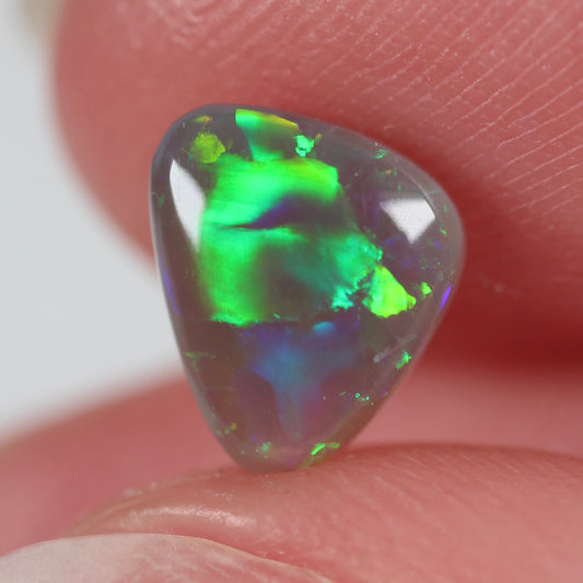 0.96ct (8.4x6.7x2.7mm) Dark Opal