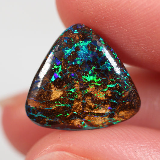 6.9cts (14.3x13.2x4.5mm) Boulder Opal