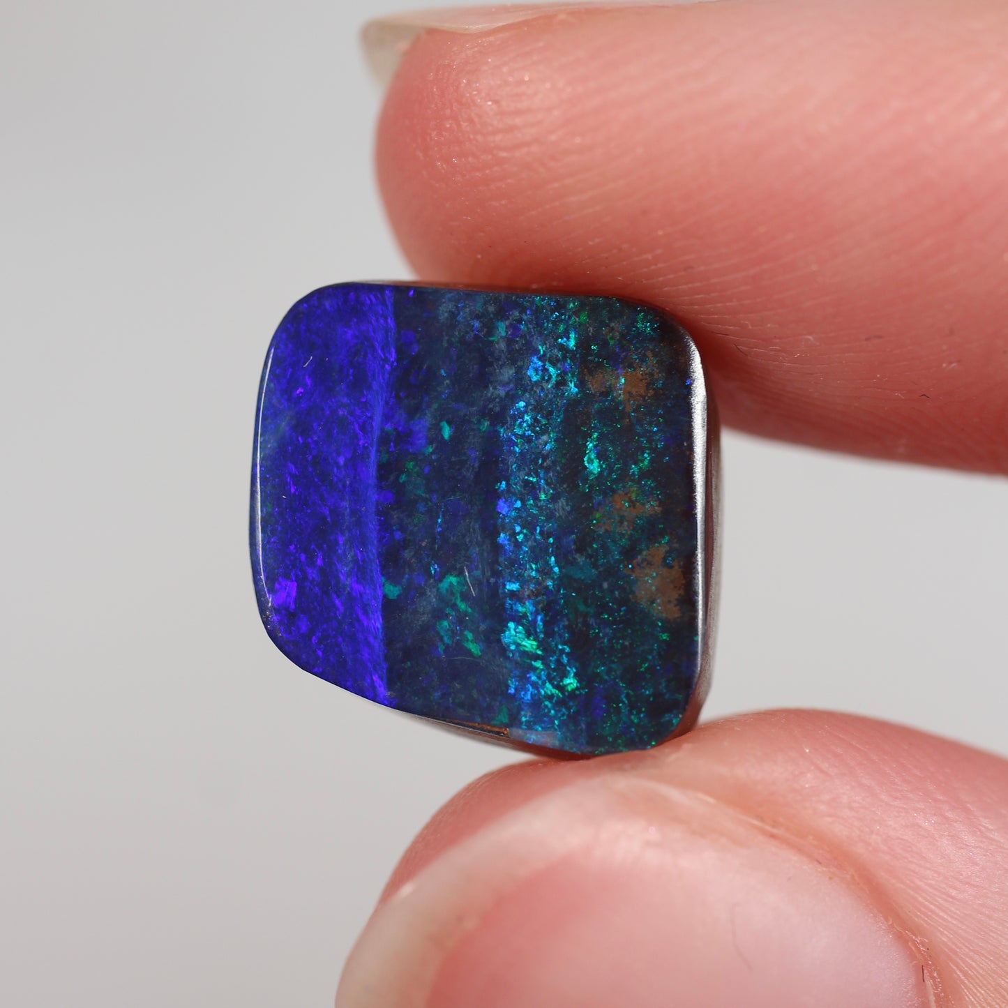 7.17cts (14.9x12.2x3.8mm) Boulder Opal