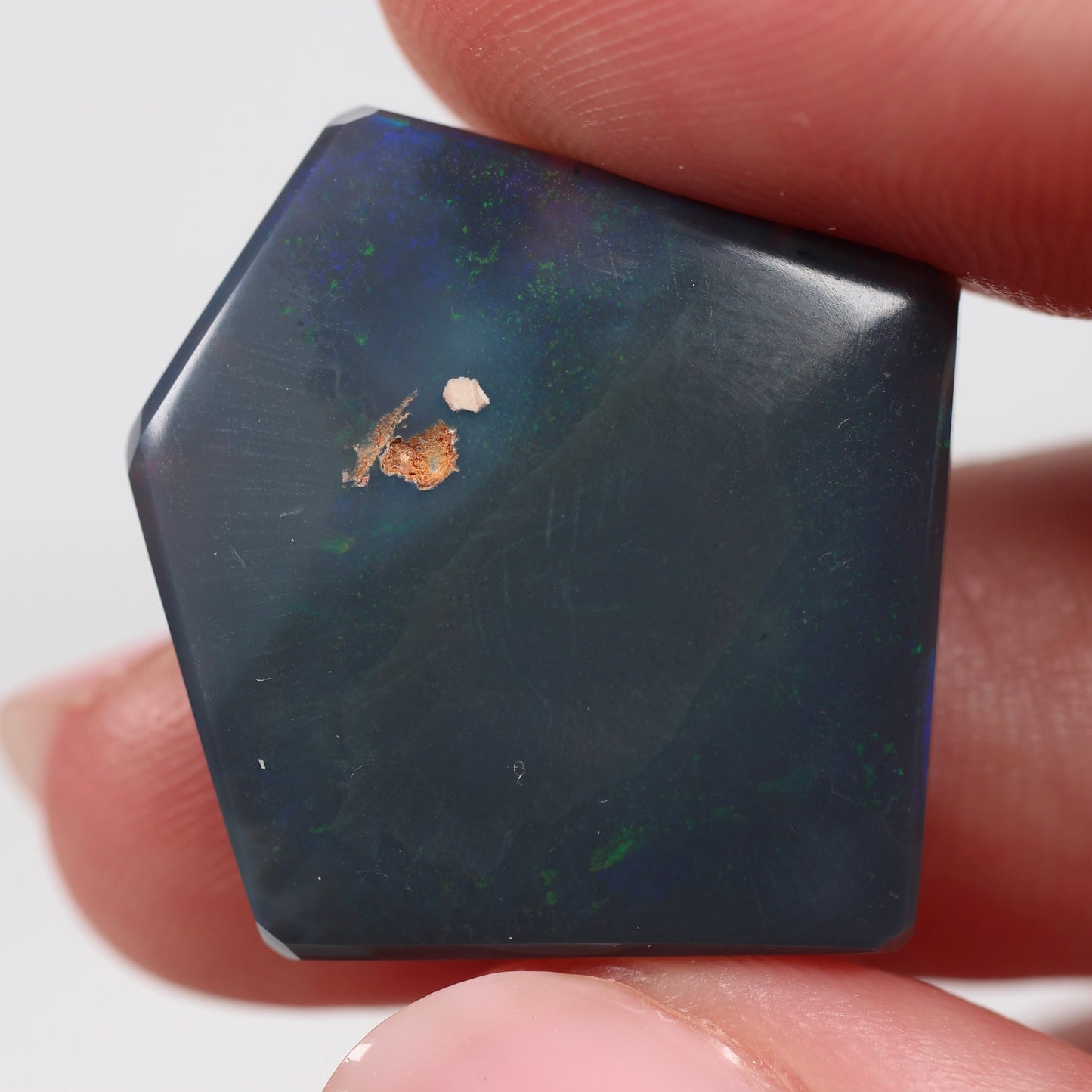 18.52ct (27.3x25.5x4.8mm) Black Opal