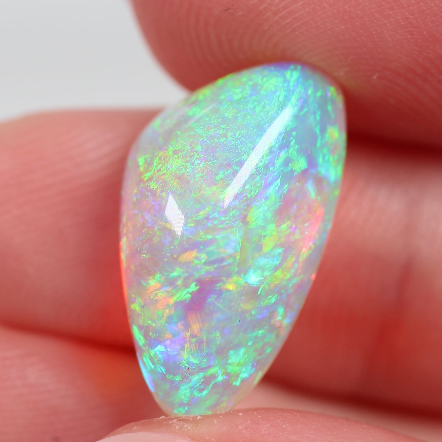 6.8cts (18.6x10.6x7.1mm) Crystal Opal