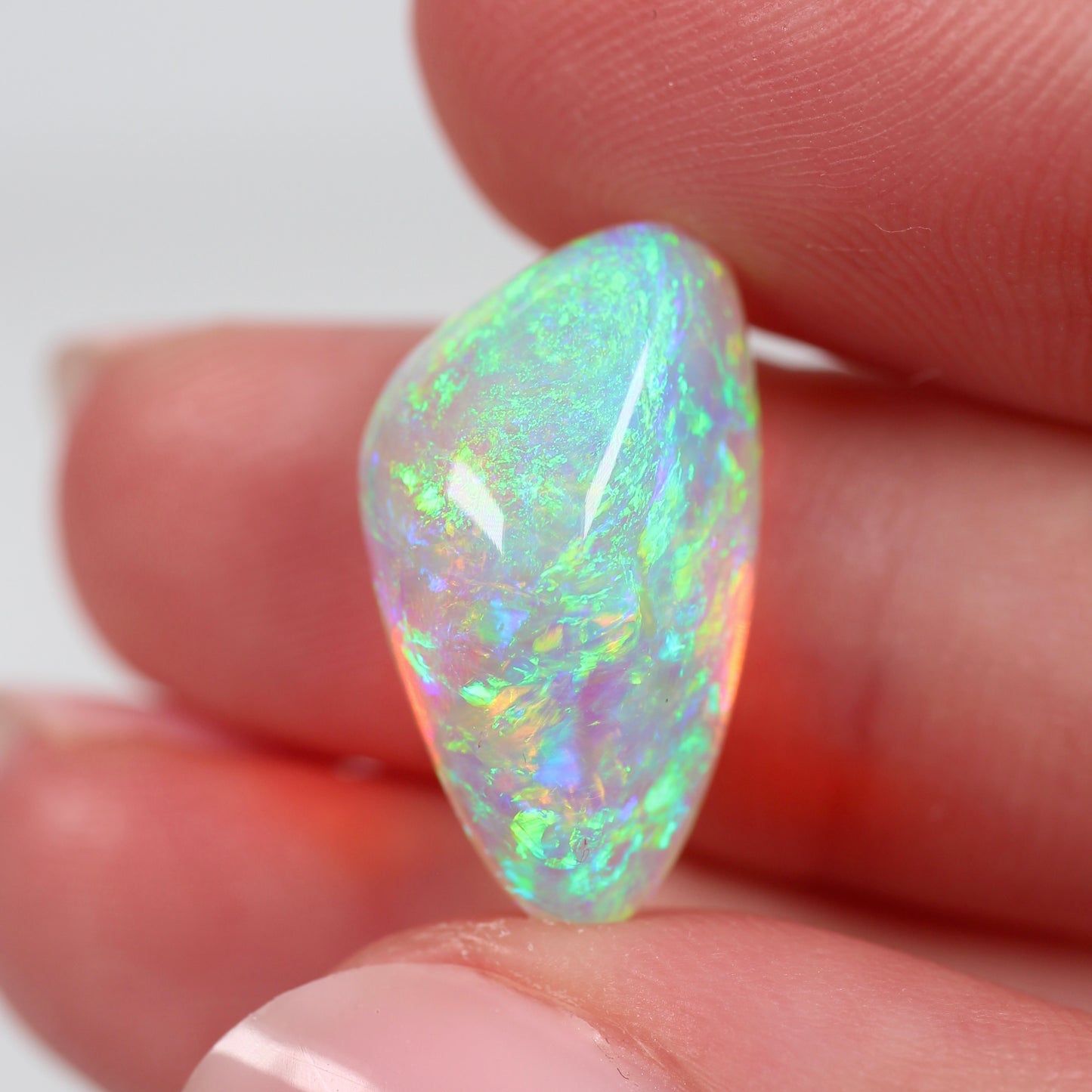 6.8cts (18.6x10.6x7.1mm) Crystal Opal