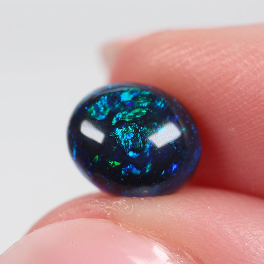 1.48cts (8.4x7.1x4.1mm) Black Opal