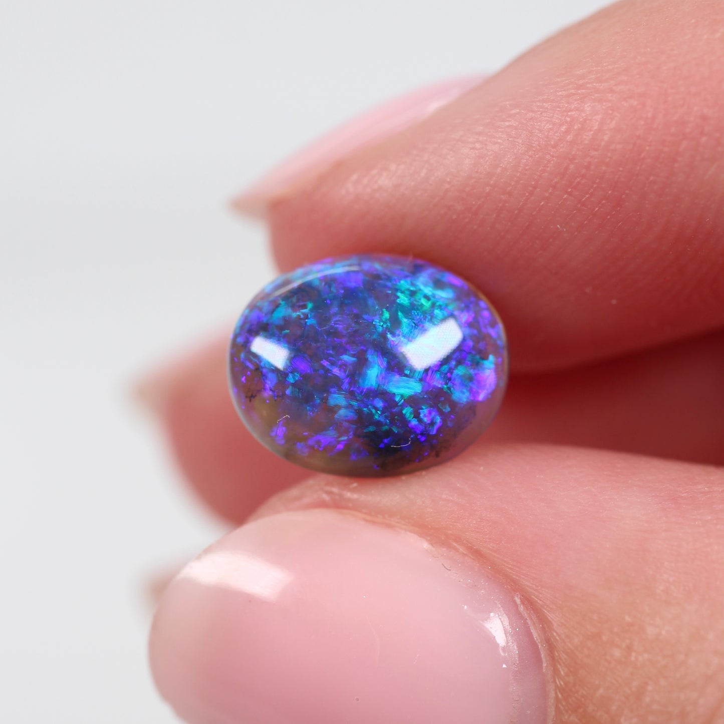 2.1cts (10.5x8.5x4mm) Dark Crystal