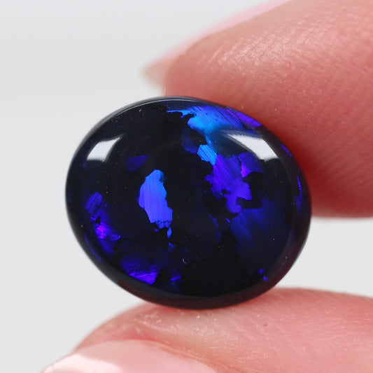 3.08cts (11.9x10.1x3.7mm) Black Opal