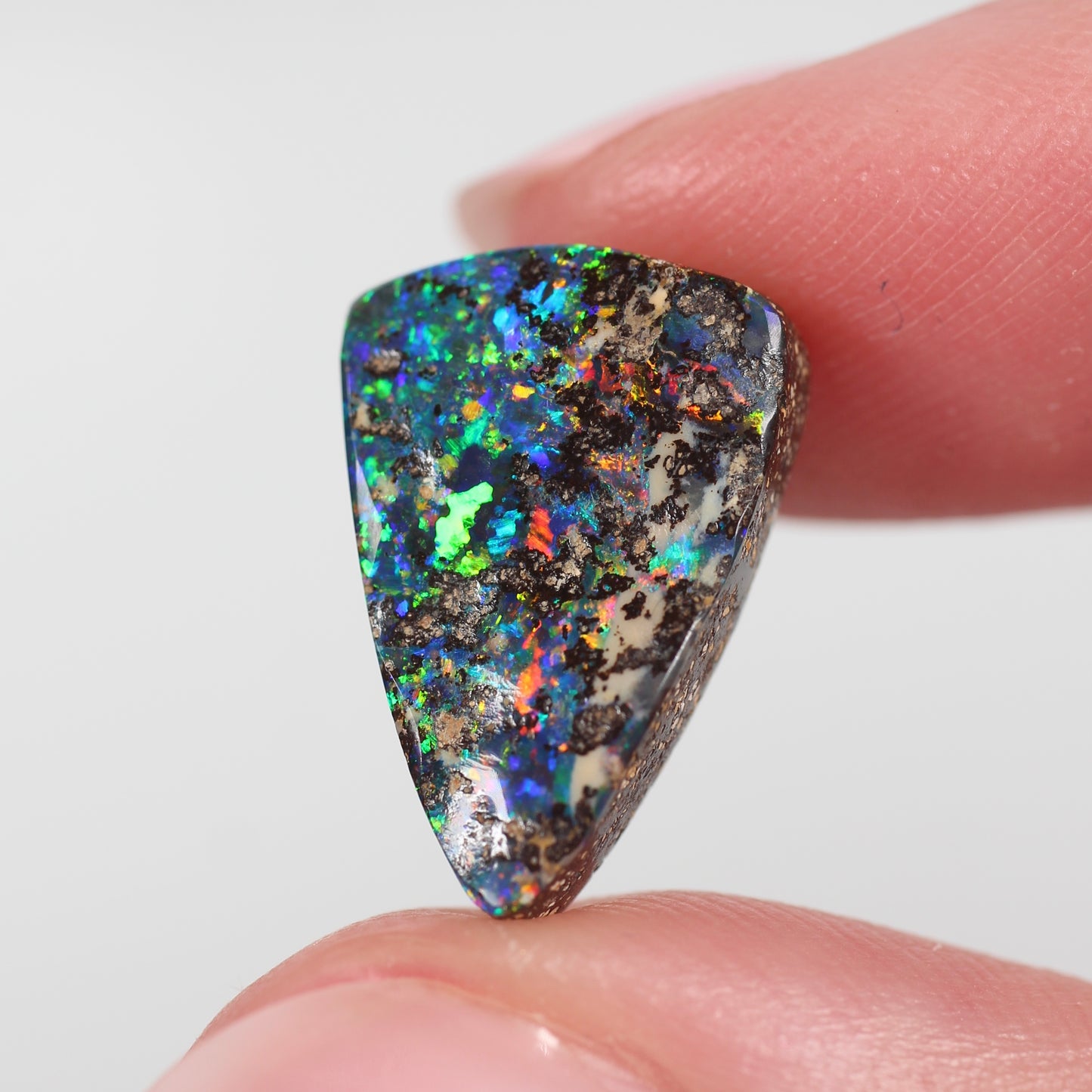 5.35ct (16.0x10.7x4.1mm) Boulder Opal