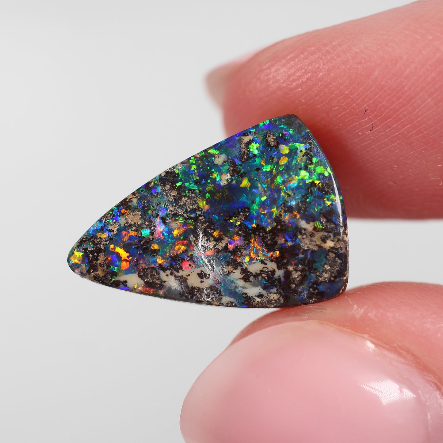 5.35ct (16.0x10.7x4.1mm) Boulder Opal
