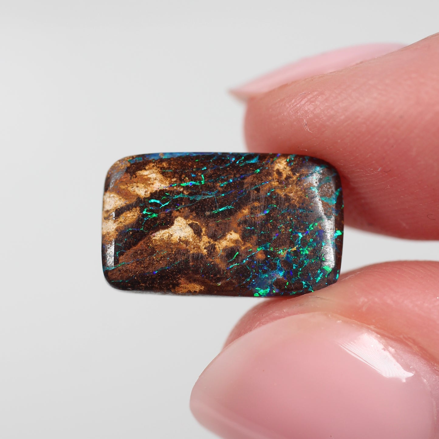 5.1ct (14.0x8.3x3.8mm) Boulder Opal