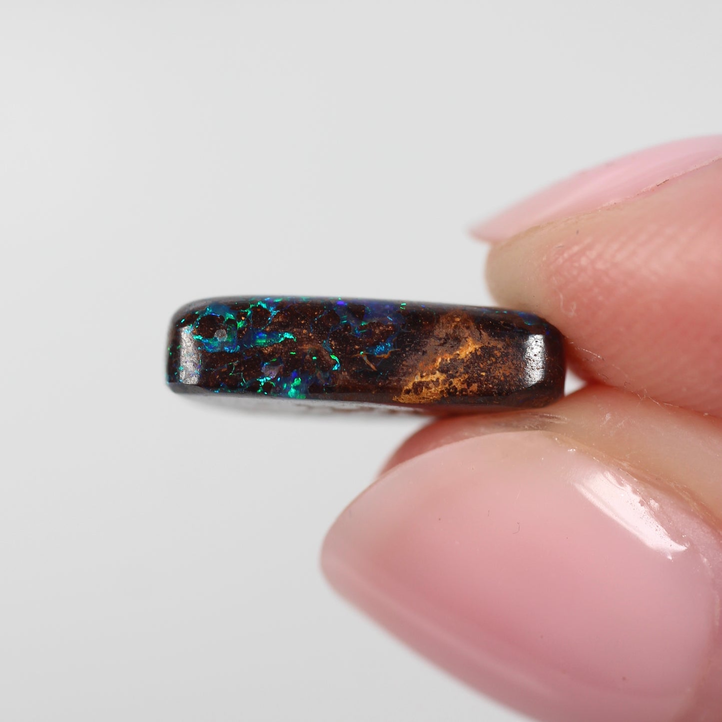 5.1ct (14.0x8.3x3.8mm) Boulder Opal