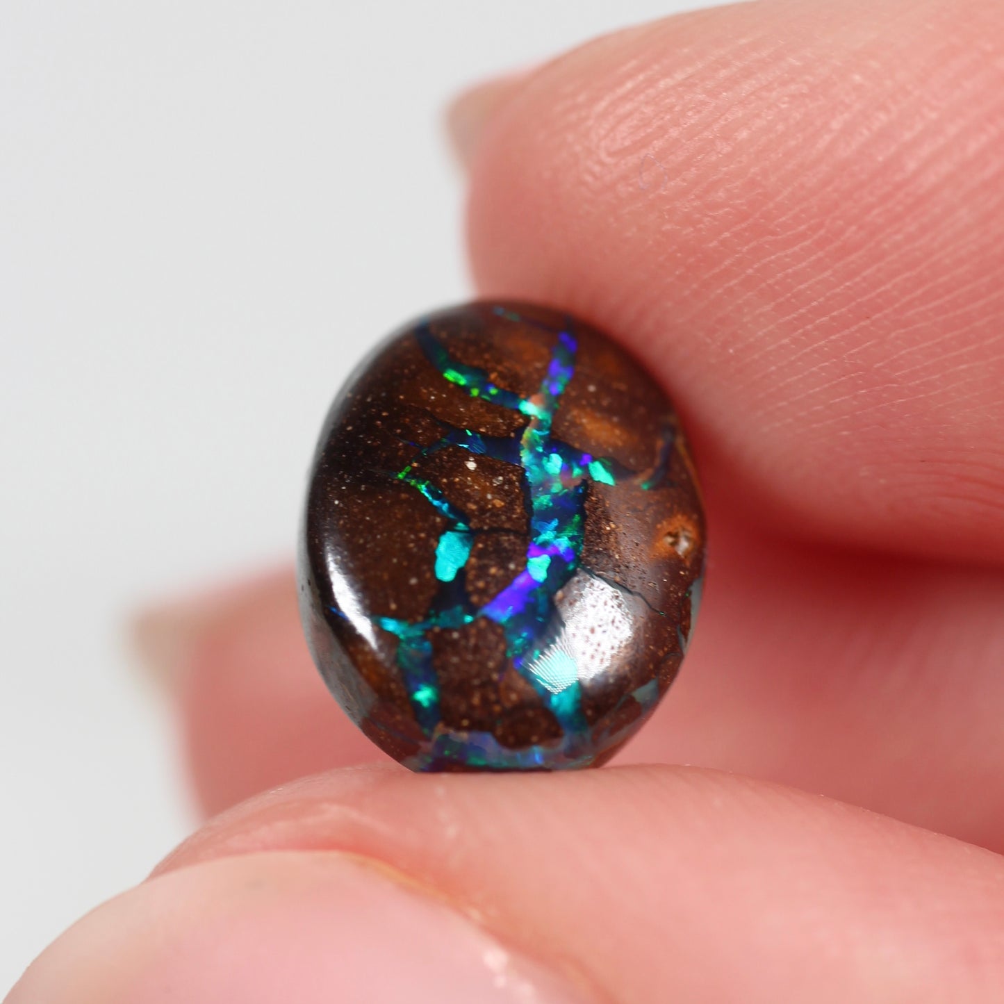 4ct (11.6x8.9x4.4mm) Boulder Opal