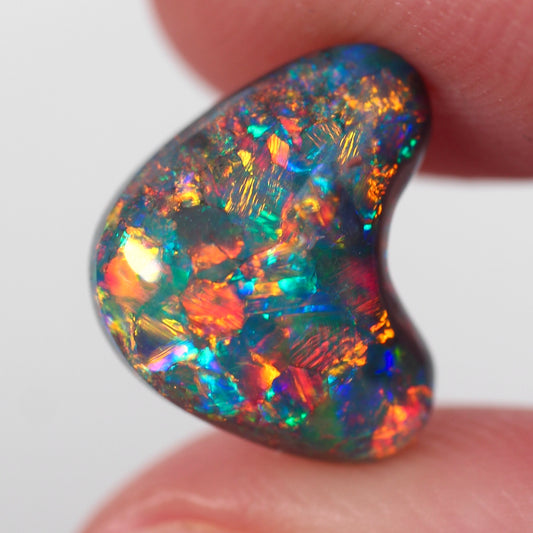 4.35cts (12.6x10.4x6.25mm) Black Opal