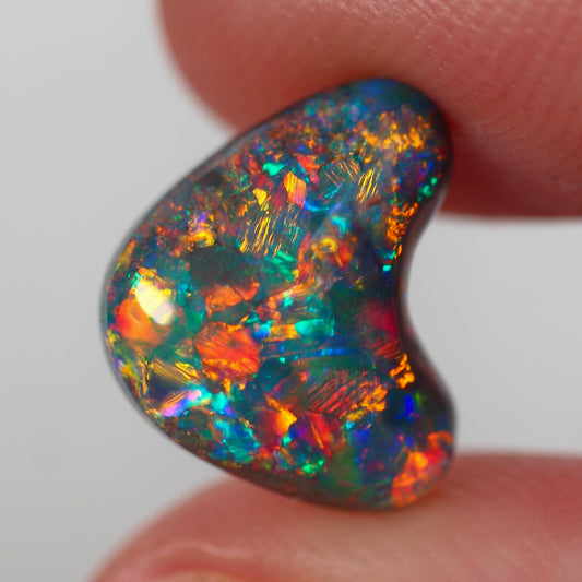 4.35cts (12.6x10.4x6.25mm) Black Opal